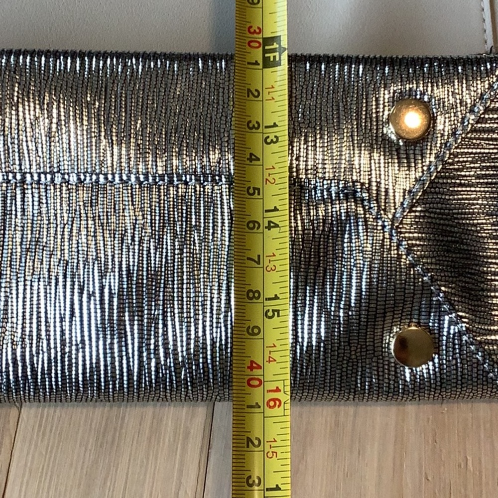 🌹 Street Level Silver Metallic Cream Faux Leather Tote Bag Purse Colorblock - Picture 4 of 14